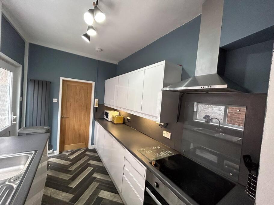 Spacious Homely 3 Bed Property Newcastle-under-Lyme Extérieur photo